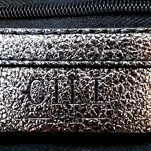 GILI GOT IT LOVE IT CROSSBODY METALLIC LEATHER BAG SMALL - Picture 7 of 9